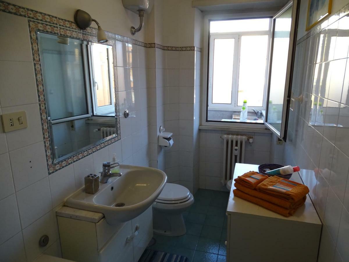 Appartamento Casa Valeria Metro B1 *